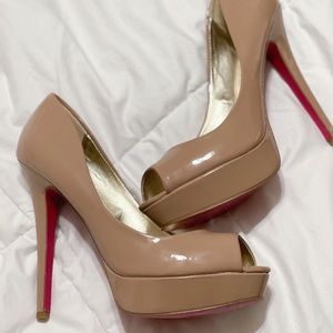 Shoedazzle nude peep toe pump